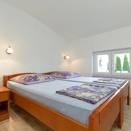 Apartment House Near The Sea & Center - Pet Friendly *