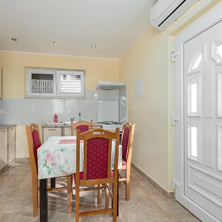 House Near The Sea & Center - Pet Friendly * Porec